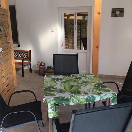 Teraszos ház Hotel Balatonlelle Kültér fotó