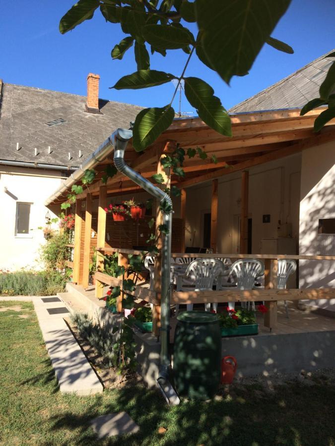 Teraszos ház Hotel Balatonlelle Kültér fotó
