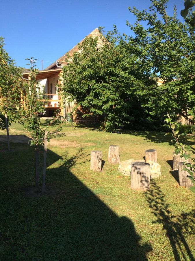 Teraszos ház Hotel Balatonlelle Kültér fotó
