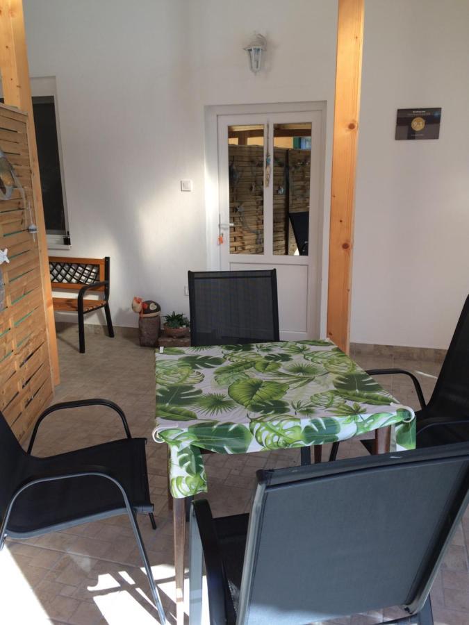 Teraszos ház Hotel Balatonlelle Kültér fotó
